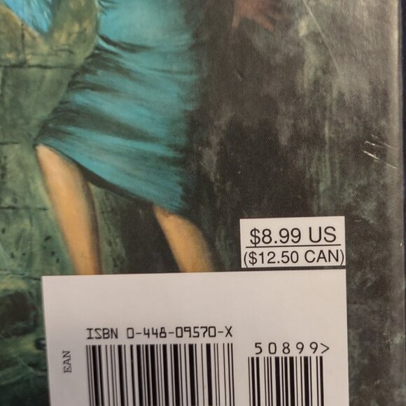 2 young reader mystery books - Picture 5 of 6